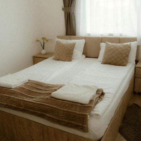 Casa Abiiani Ξενοδοχείο Oradea Εξωτερικό φωτογραφία