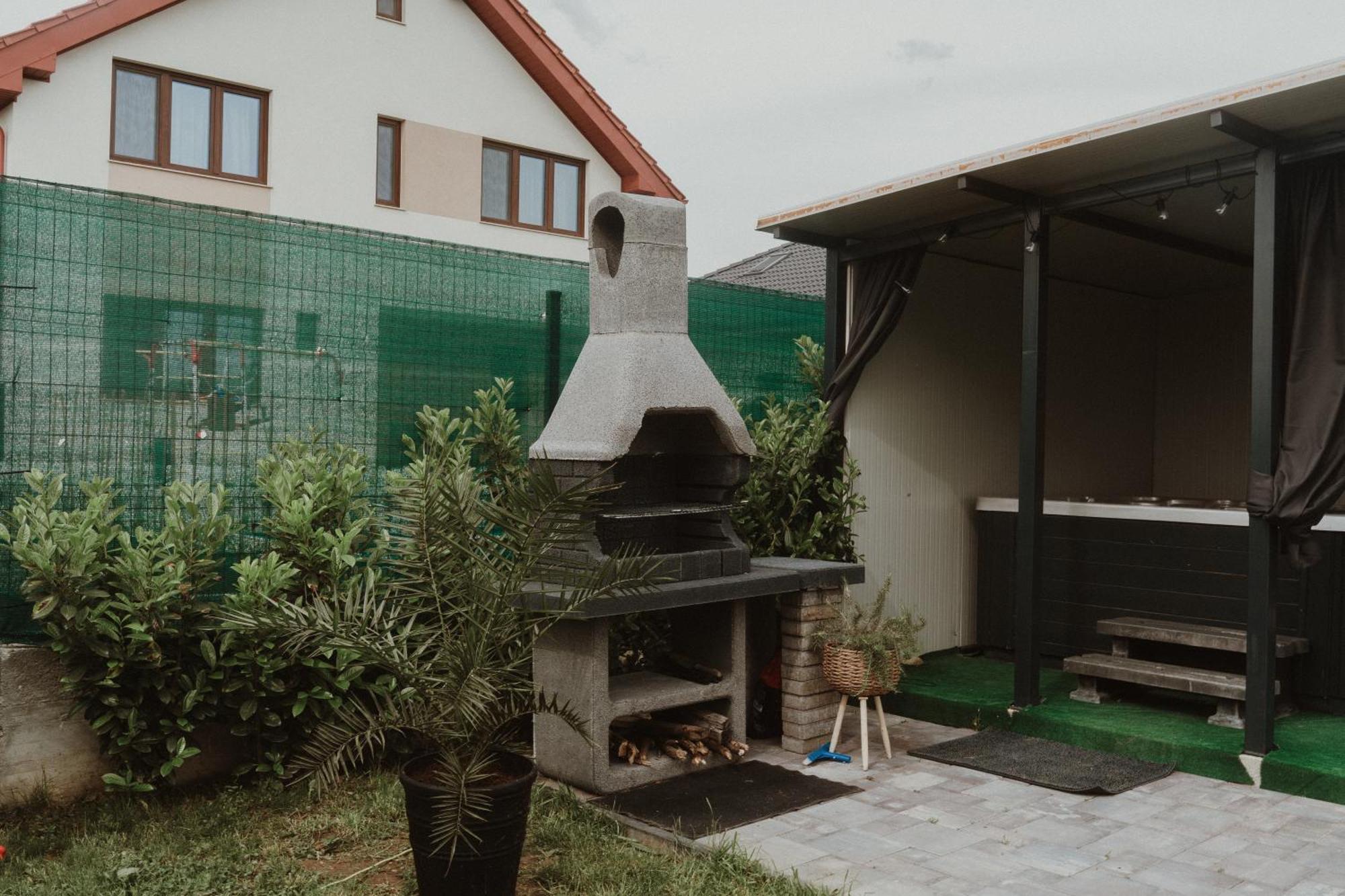 Casa Abiiani Ξενοδοχείο Oradea Εξωτερικό φωτογραφία