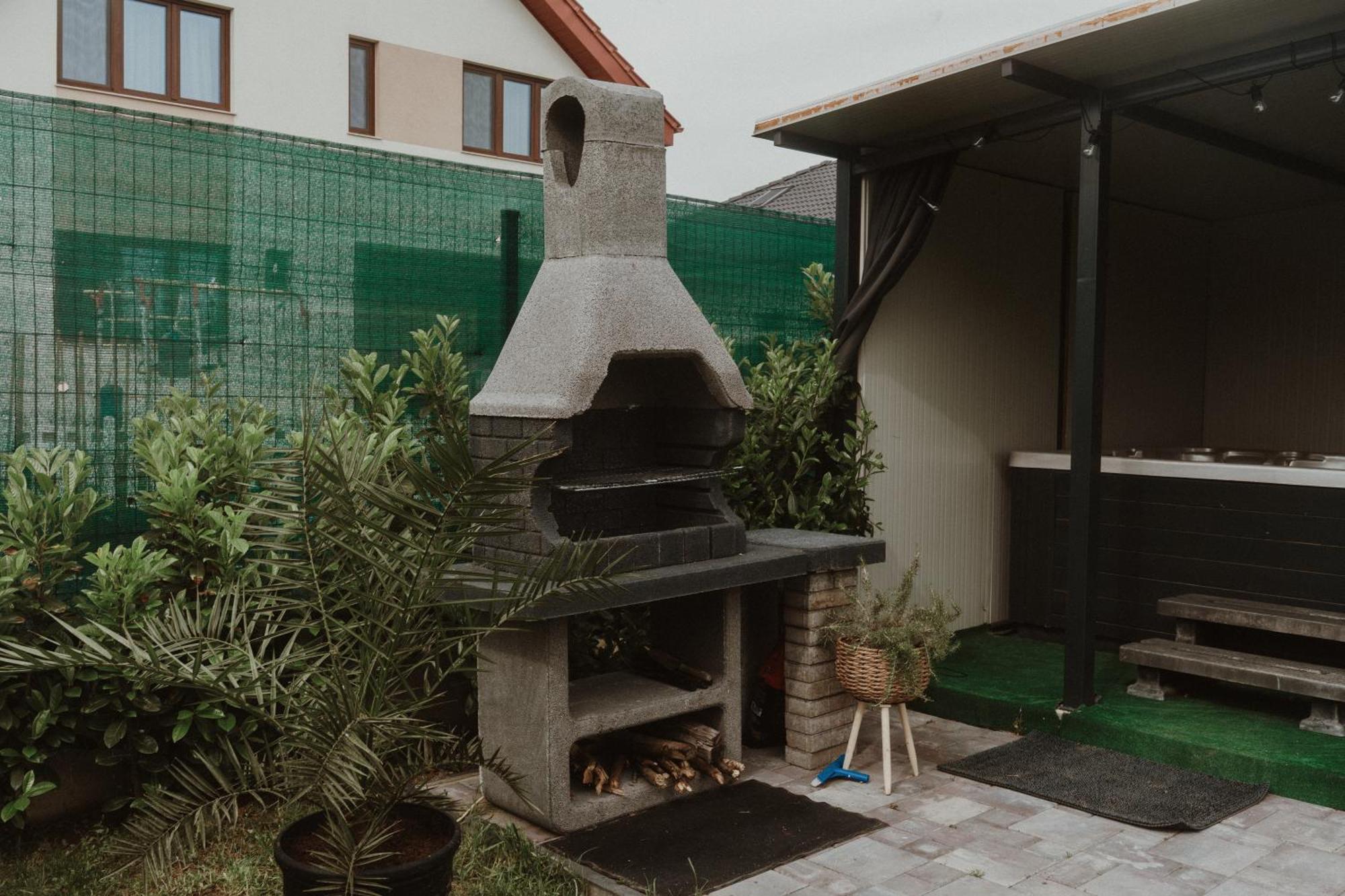 Casa Abiiani Ξενοδοχείο Oradea Εξωτερικό φωτογραφία