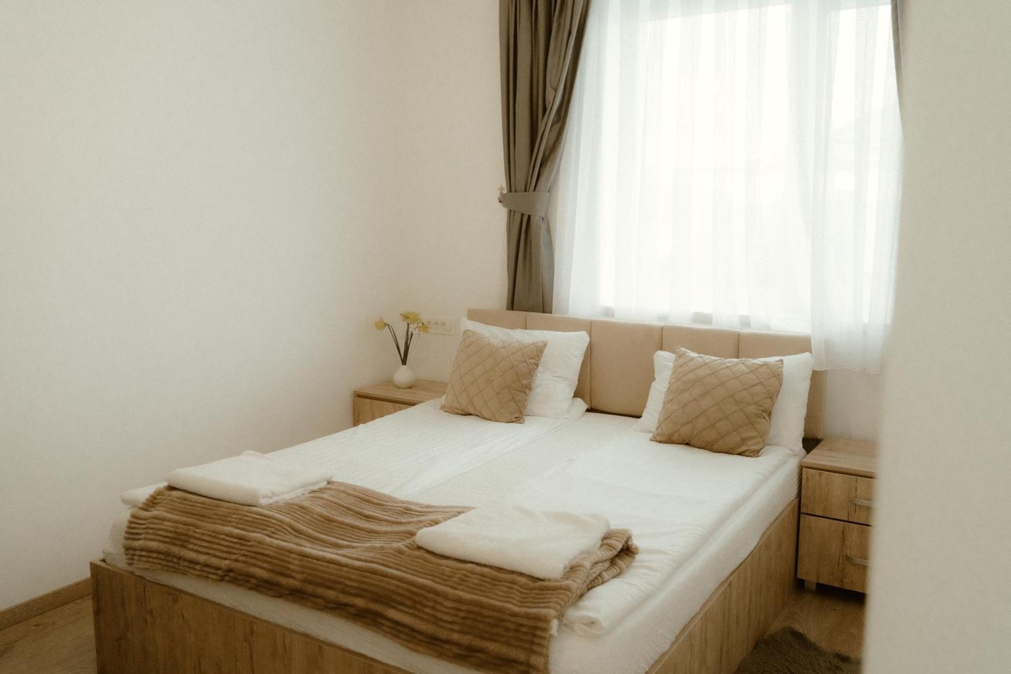 Casa Abiiani Ξενοδοχείο Oradea Εξωτερικό φωτογραφία